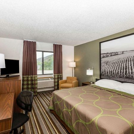 Super 8 By Wyndham Storm Lake Exteriér fotografie