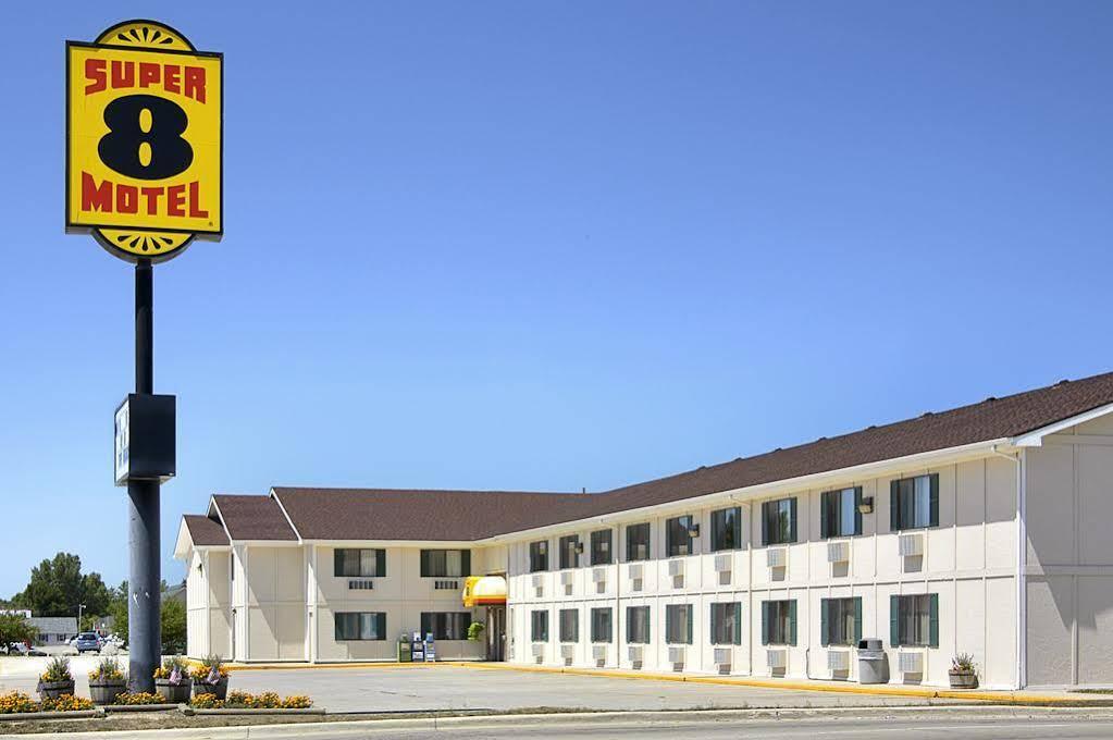 Super 8 By Wyndham Storm Lake Exteriér fotografie