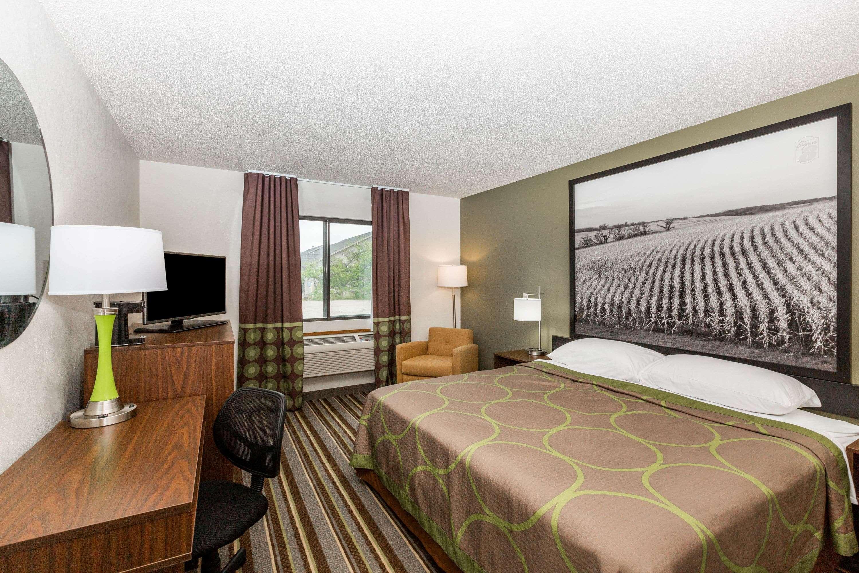 Super 8 By Wyndham Storm Lake Exteriér fotografie