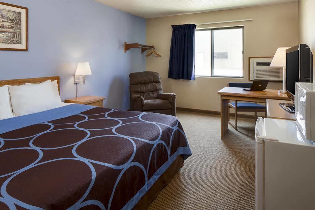 Super 8 By Wyndham Storm Lake Exteriér fotografie